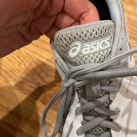 Men’s running shoes